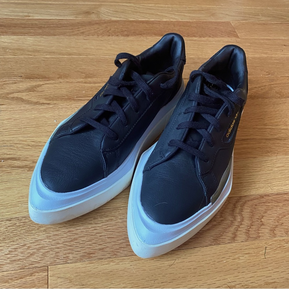 Adidas Hyper sleek Women's 6.5